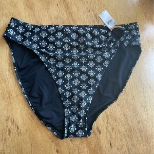 Old Navy- Navy and White Floral Bikini Bottom- NWT